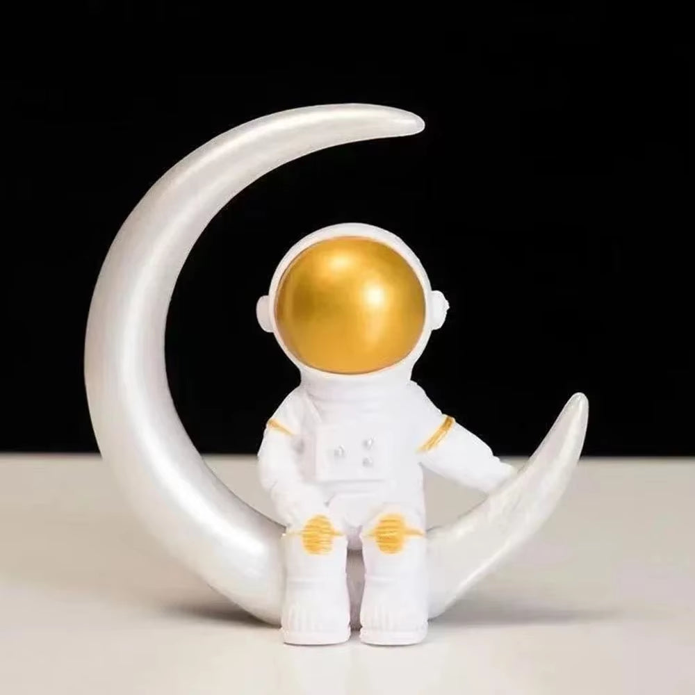 4Pcs Astronaut Figure Statue Figurine Spaceman Sculpture Educational Toy Desktop Home Decoration Astronaut Model for Kids Gift