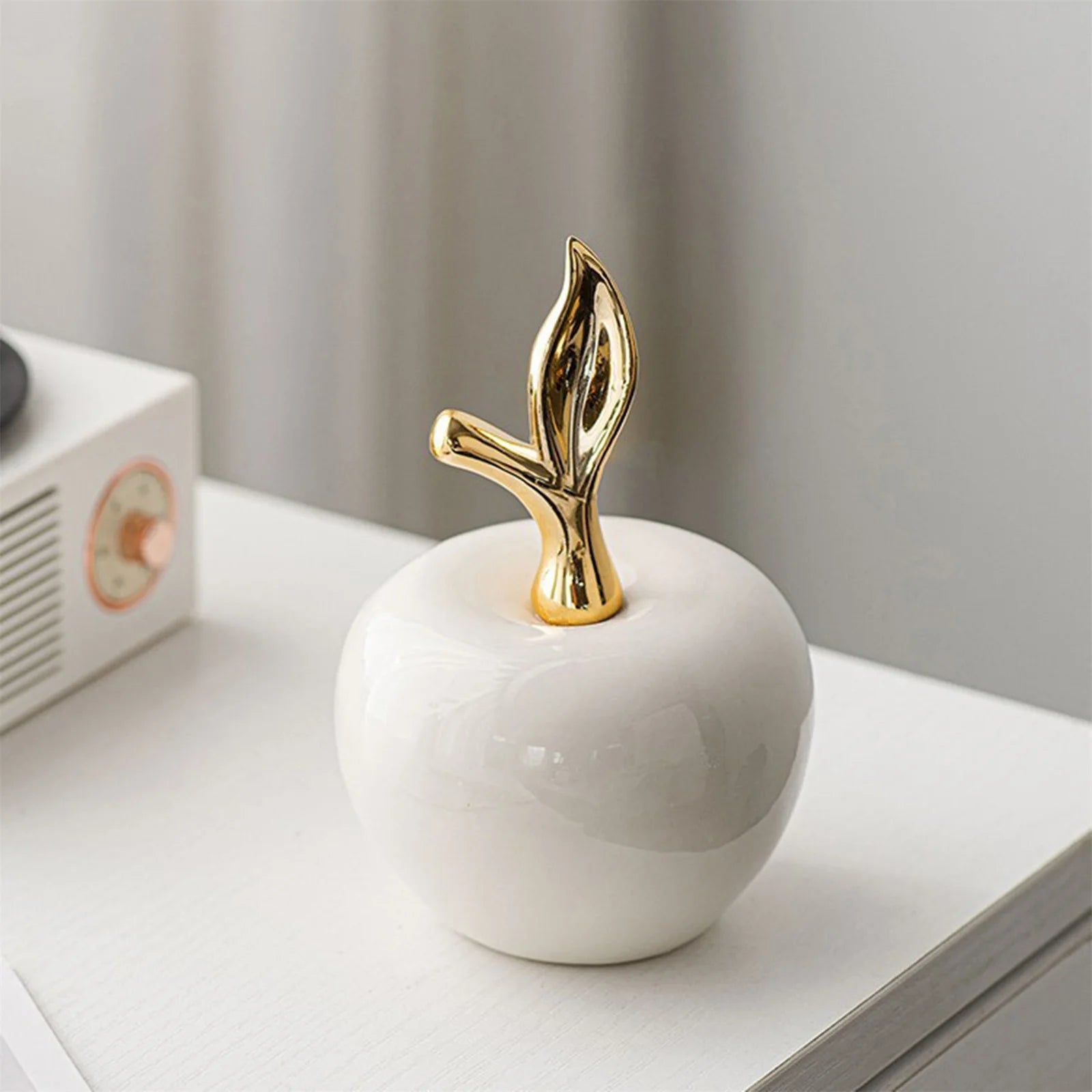 Apple Decorations Realistic Decorative Resin Fruit Figurines for Desktop Home Decor Present